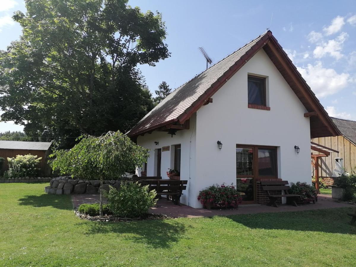 Domek Czerwony Kapturek Villa Plocice Esterno foto